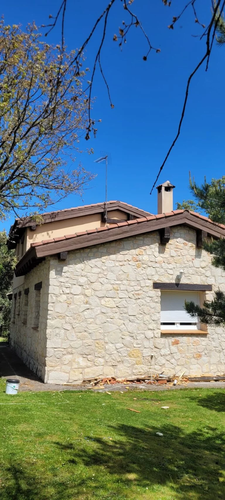 Arreglo de Aleros – Riaza Top Tejados Ourense Arreglo de Aleros, riaza, tejados ourense